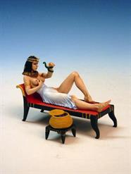 16- FILLE DE CHARME   CLEOPATRE 80M  480 €